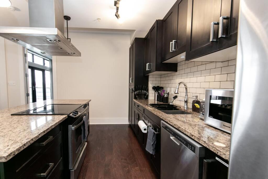 Downtown Penthouse Victoria